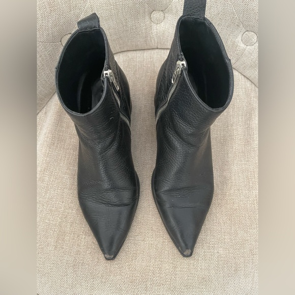 Everlane Shoes - Everlane Black Pebbled Leather Boss Boot